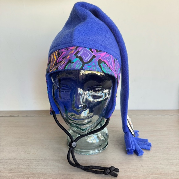 Colorful Patterned Fleece Hat - Picture 4 of 12